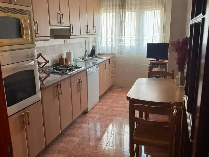 Küche von Wohnung zum Verkauf in Viveiro
