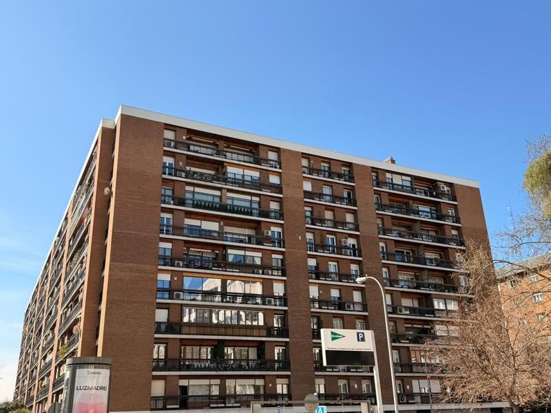 Vista exterior de Piso en venta en  Madrid Capital con Calefacción, Terraza y Trastero