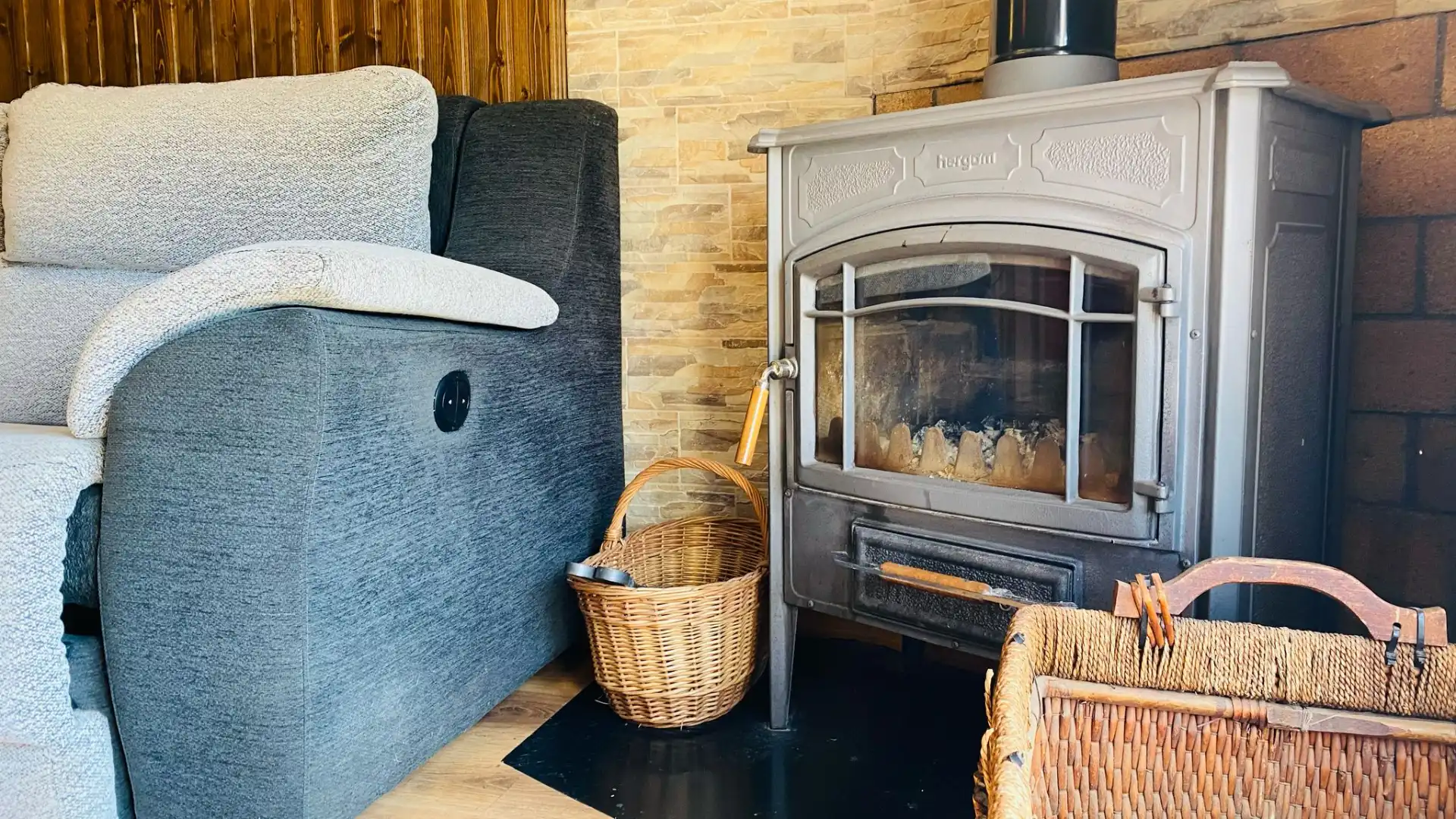 Sala de estar de Casa o chalet en venta en Valdelinares con Trastero, Amueblado y Balcón