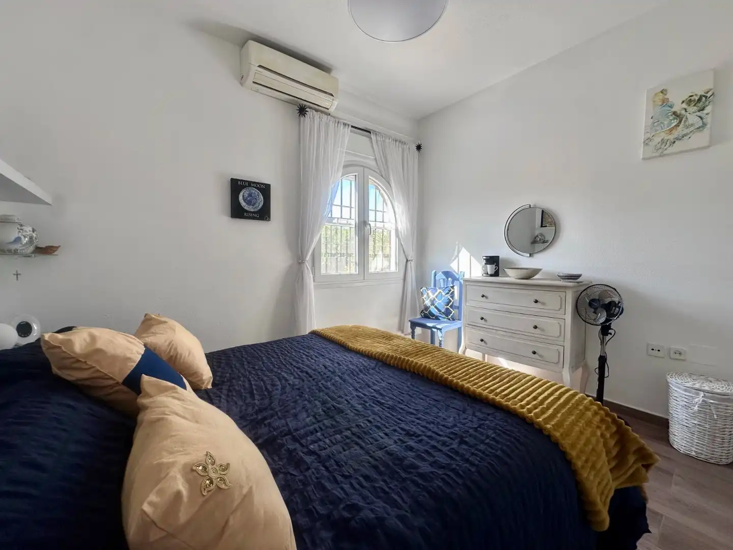 Dormitori de Casa o xalet en venda en Puerto de la Duquesa