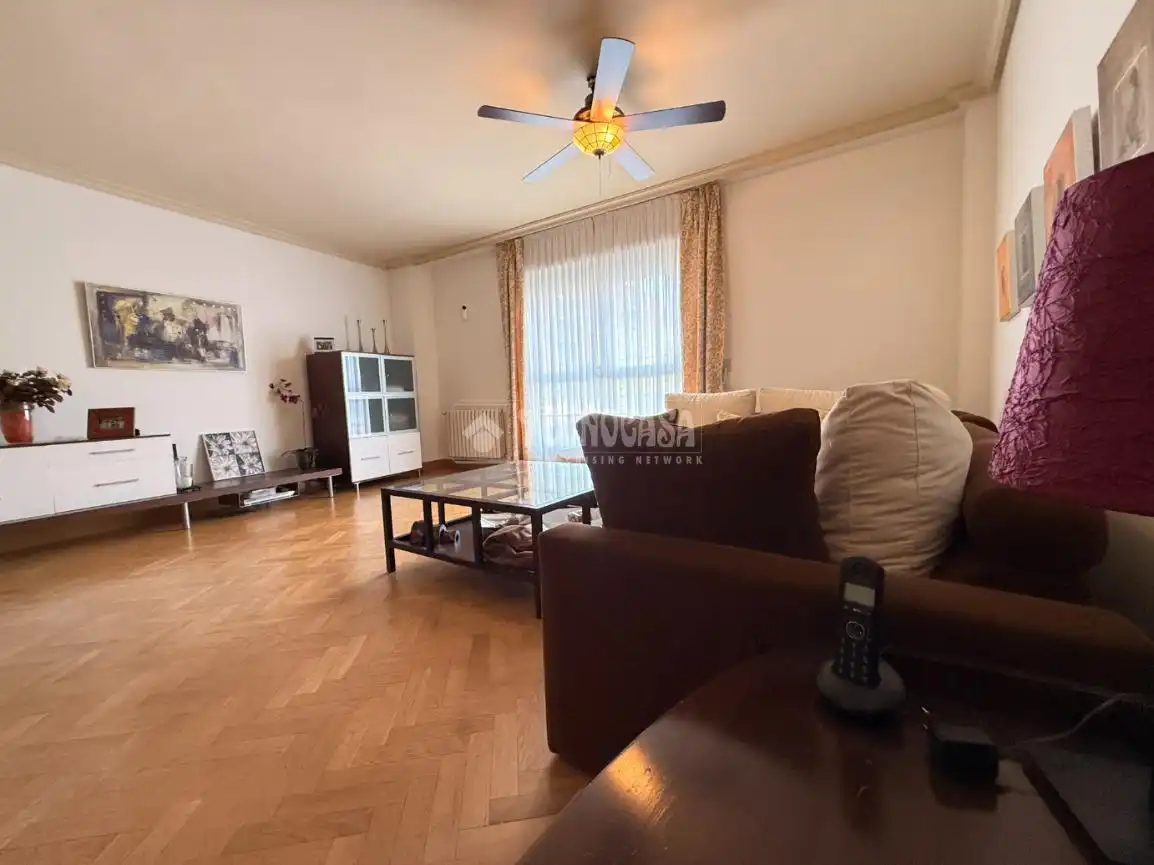 Living room of Flat for sale in Madrid  with Heating, Private garden and Parquet flooring