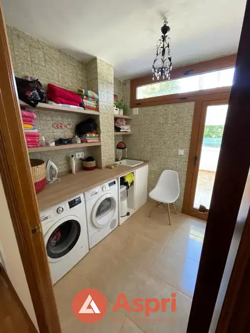 Cuina de Casa o xalet en venda en Esplugues de Llobregat amb Aire condicionat, Calefacció i Jardí privat