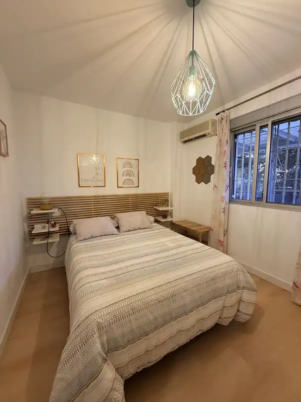 Bedroom of Flat for sale in Sevilla  with Air Conditioner and Heating