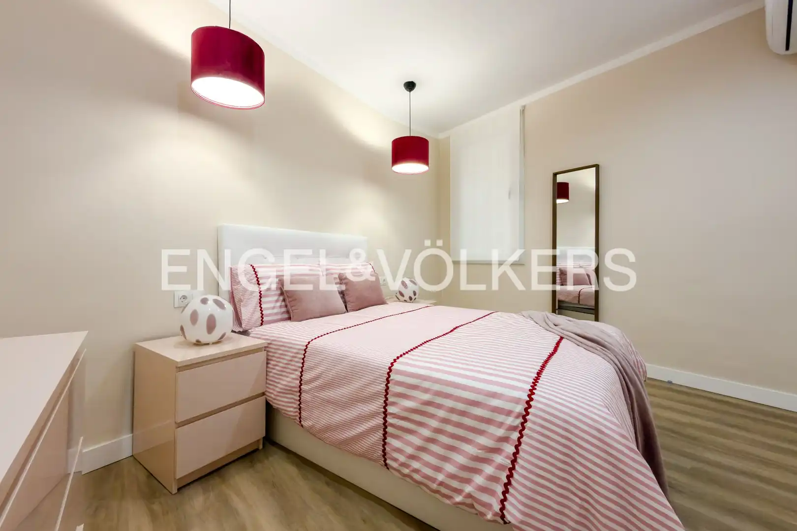 Bedroom of Flat for rent in Ciutat Vella