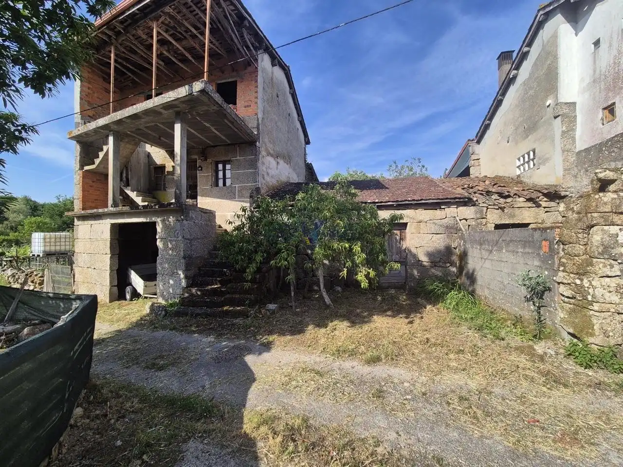 Houses for sale in Ourense Capital   with Private garden
