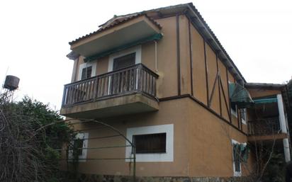 Exterior view of House or chalet for sale in Casas del Castañar  with Private garden, Terrace and Swimming Pool
