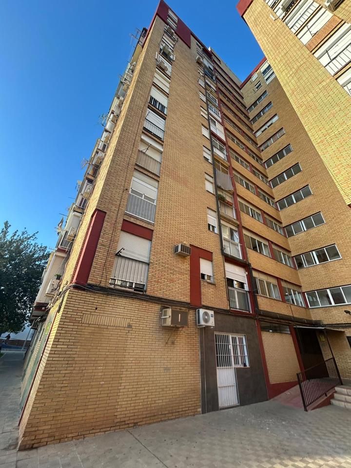 Exterior view of Flat for sale in Dos Hermanas  with Air Conditioner and Heating