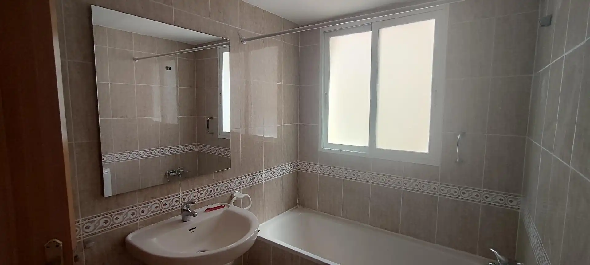 Badezimmer von Wohnung zur Miete in Paiporta mit Balkon