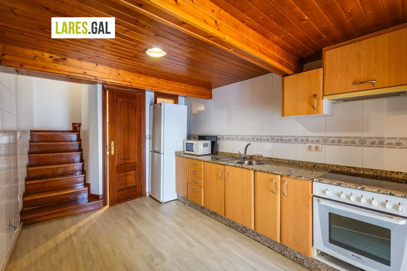 Kitchen of Houses for sale in Cangas   with Terrace