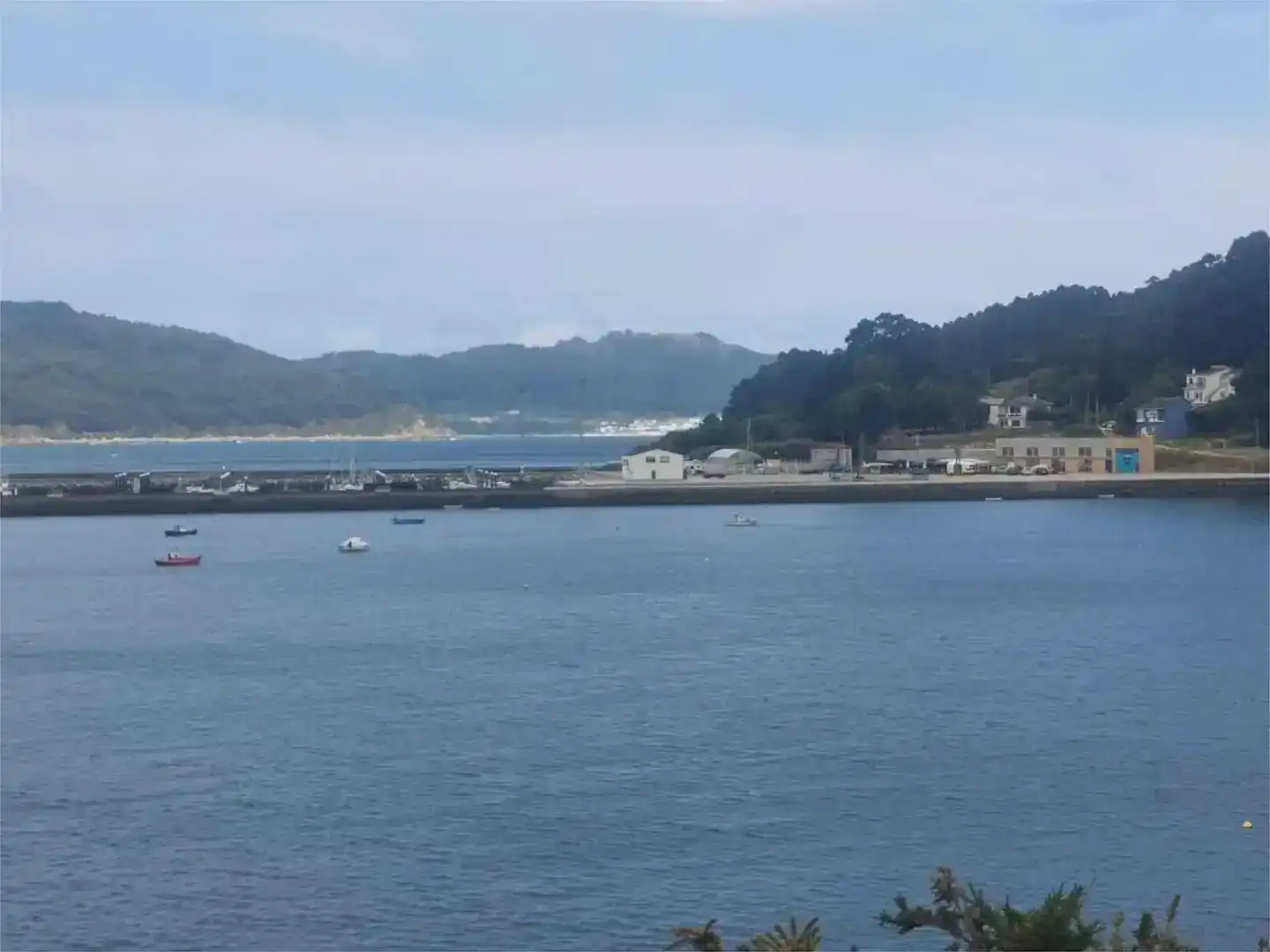 Vista exterior de Pis en venda en O Vicedo  amb Piscina i Balcó