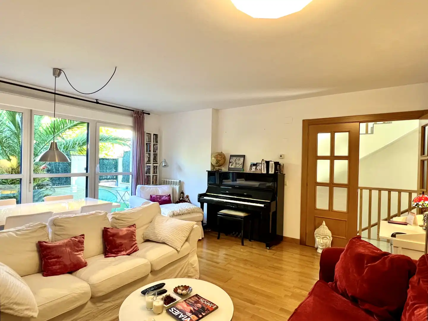 Sala d'estar de Casa o xalet en venda en Haro amb Calefacció, Jardí privat i Parquet