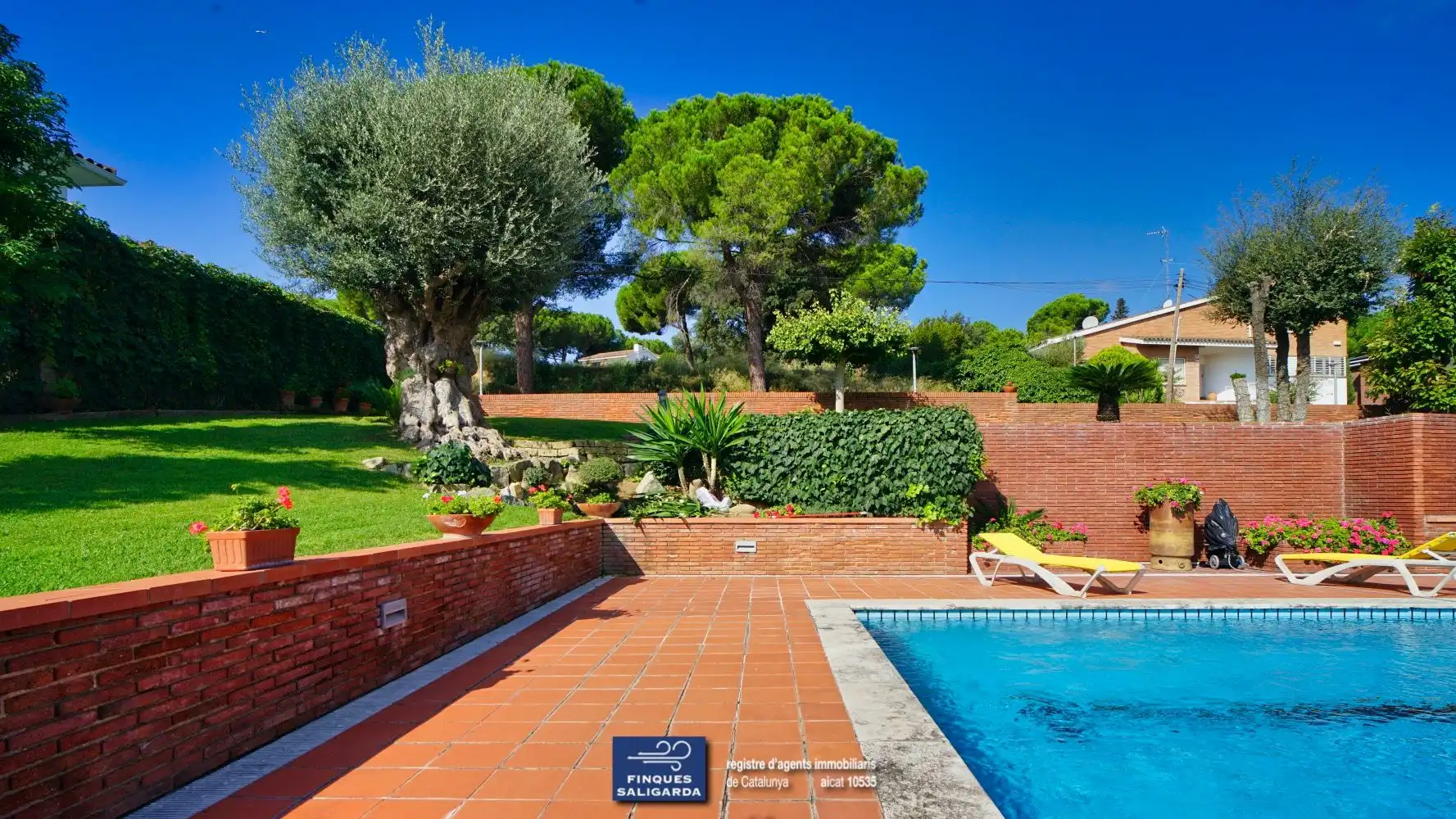 Piscina de Casa o chalet en venta en Canovelles con Aire acondicionado, Calefacción y Terraza