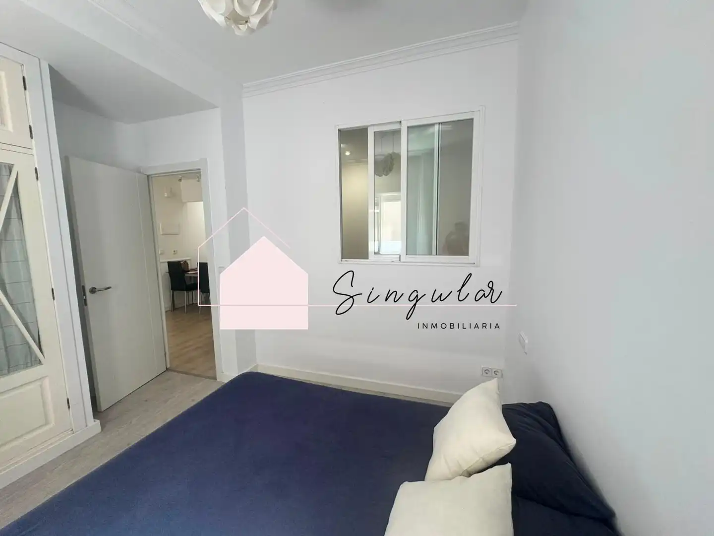 Habitación de Piso en venta en Vigo  con Calefacción y Amueblado