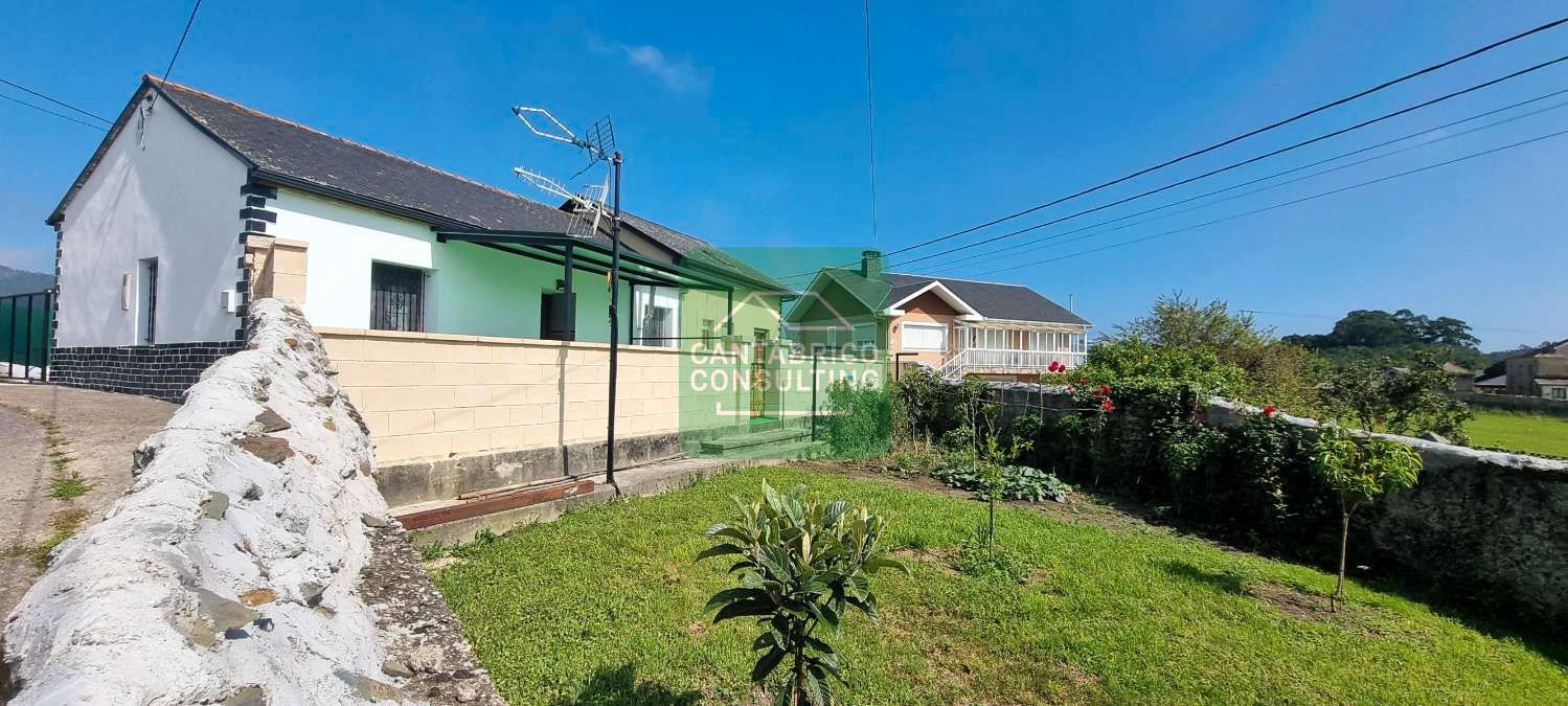 Exterior view of House or chalet for sale in Navia  with Heating, Terrace and Storage room