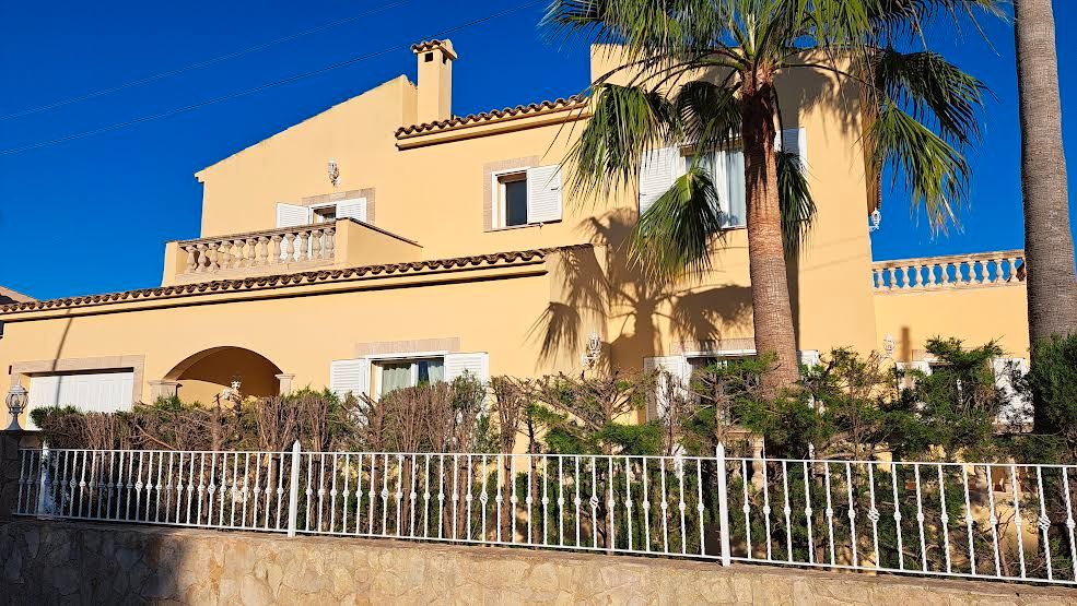 Vista exterior de Casa o xalet en venda en Sant Llorenç des Cardassar amb Aire condicionat, Calefacció i Jardí privat