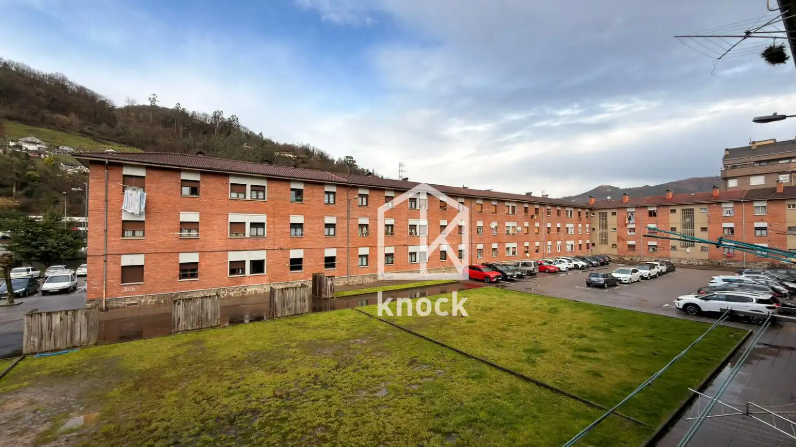 Vista exterior de Pis en venda en Mieres (Asturias) amb Calefacció i Traster