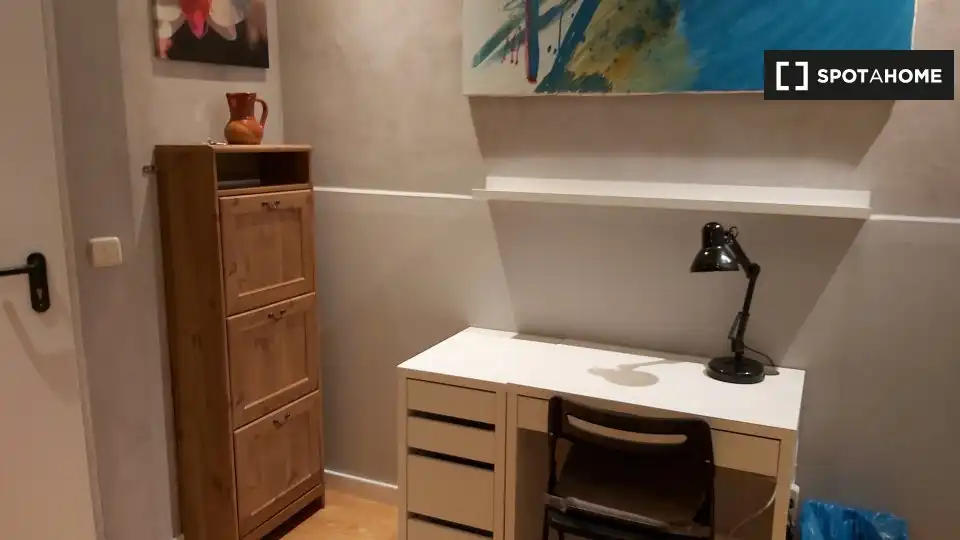 Study for share in Madrid  with Air Conditioner, Heating and Terrace