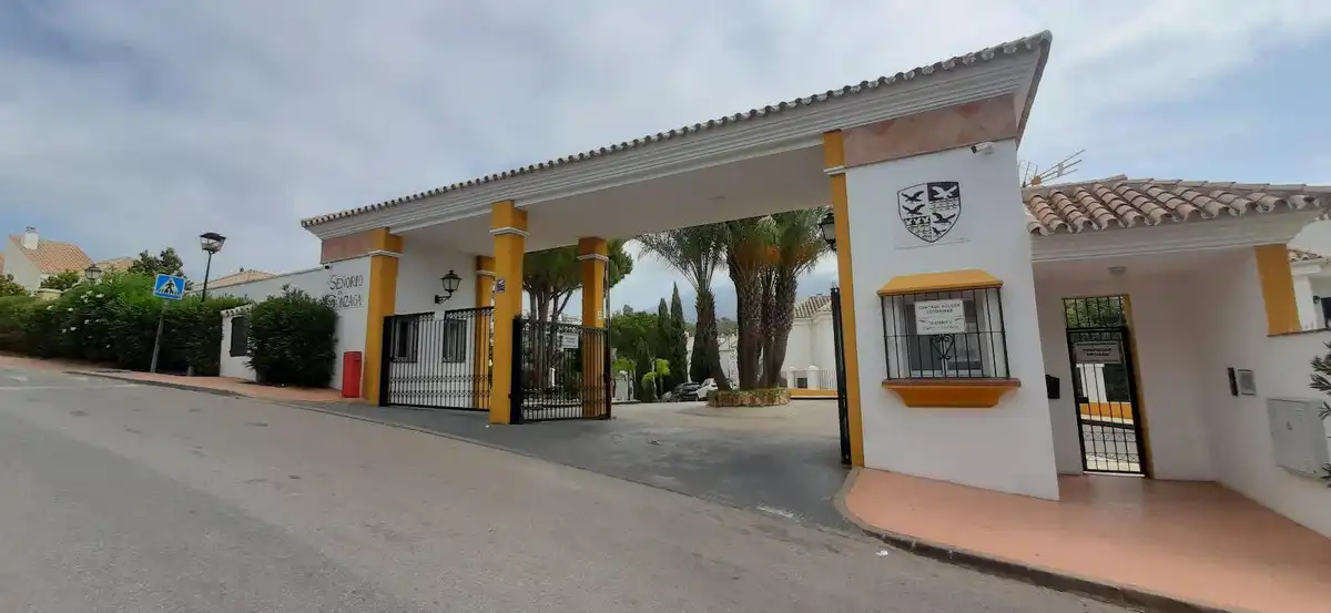Apartament amb piscina en venda a Nueva Andalucía, imagen 3