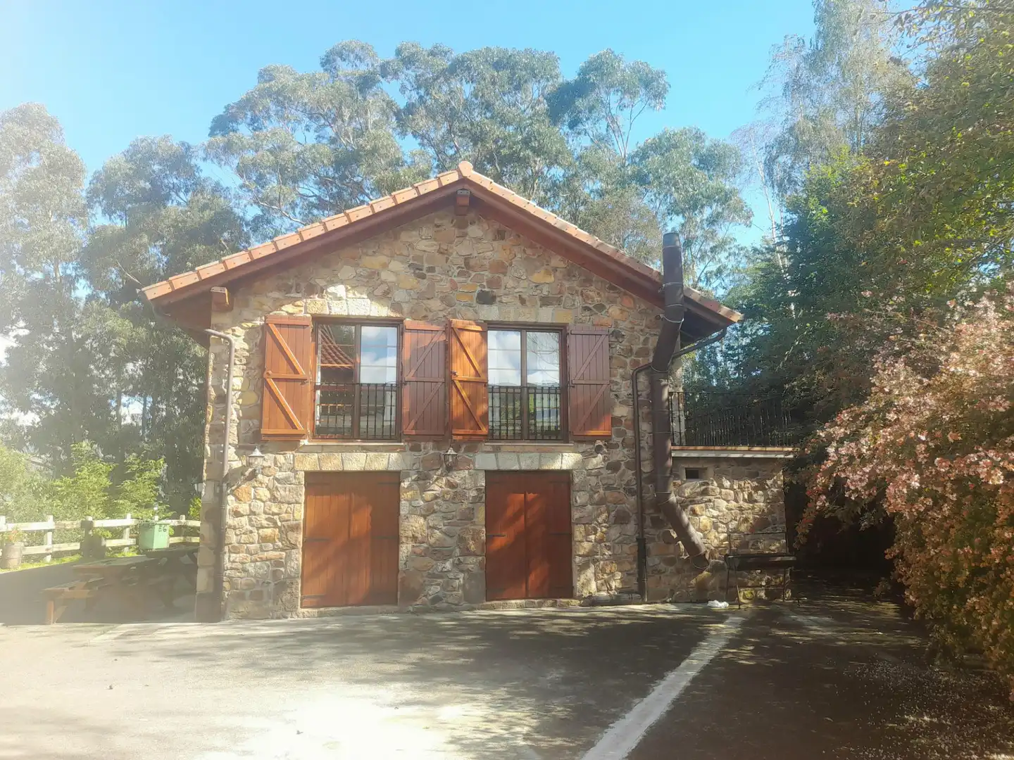 Vista exterior de Casa o xalet en venda en Villacarriedo amb Calefacció i Moblat