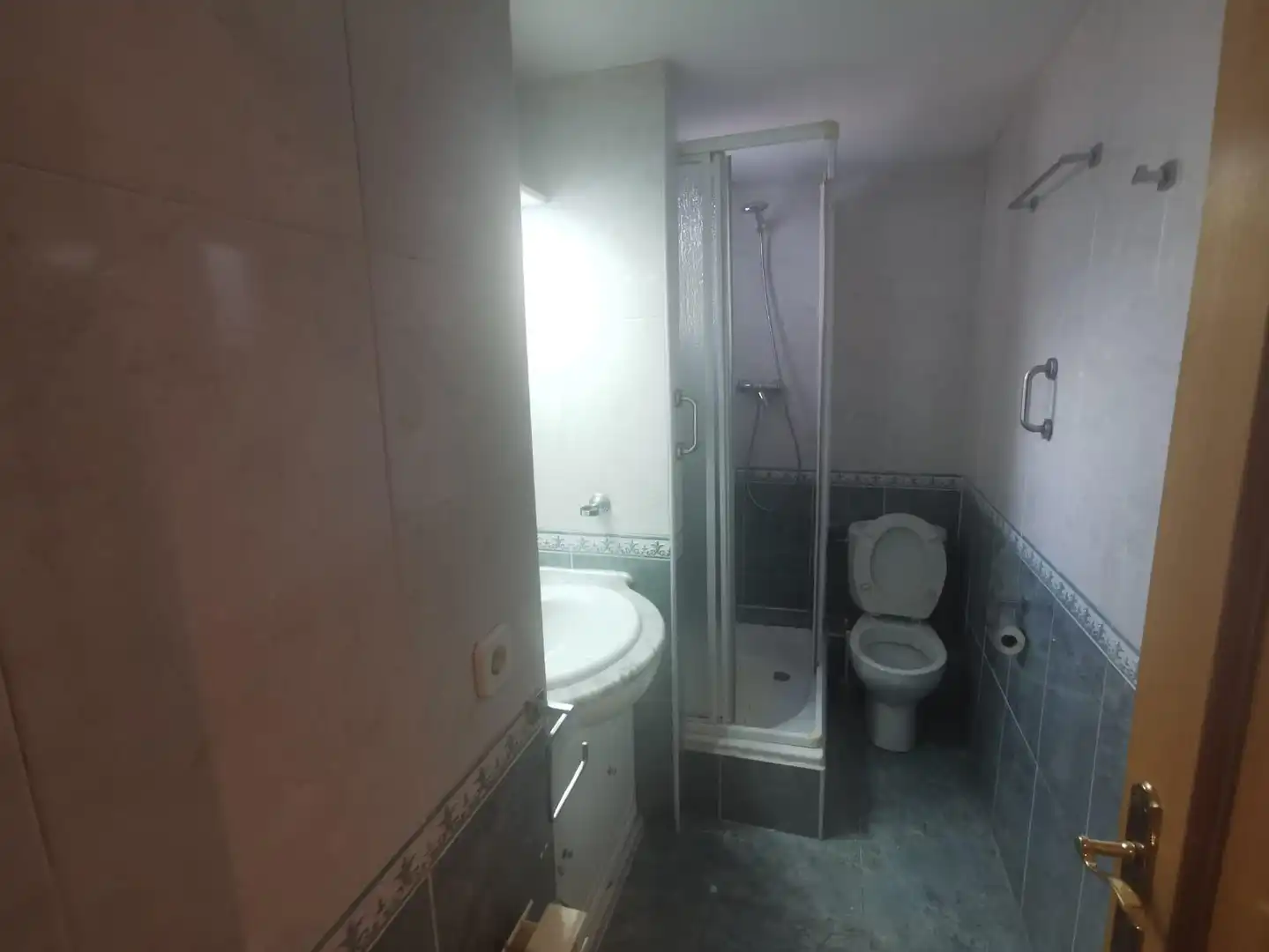 Bany de Pis en venda en Manresa amb Calefacció i Moblat