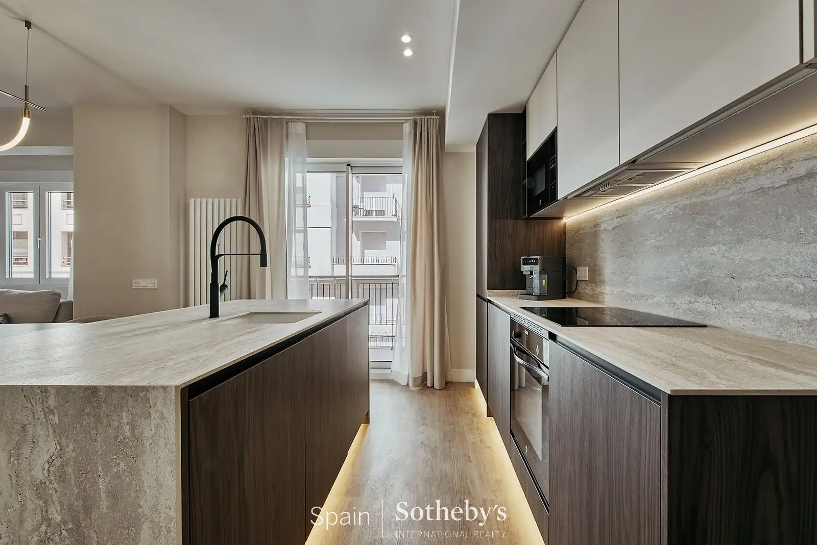Cuina de Apartament en venda en Madrid amb Aire condicionat, Calefacció i Terrassa