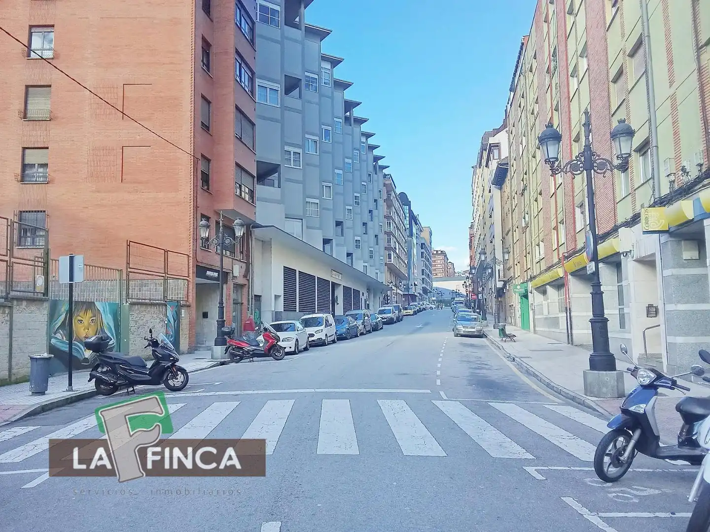 Vista exterior de Pis en venda en Oviedo  amb Calefacció i Parquet