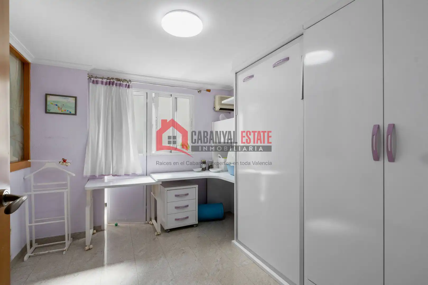 Dormitori de Apartament en venda en Valencia amb Aire condicionat i Balcó
