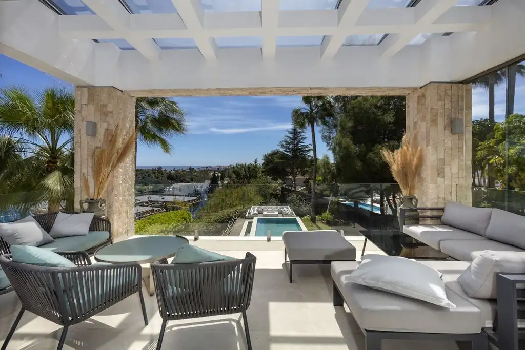 Detached house with pool for sale in Estepona Pueblo, imagen 3