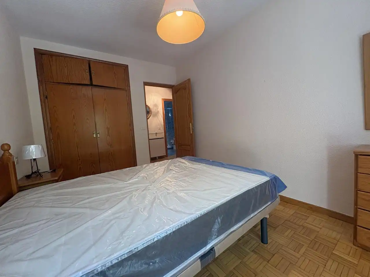 Schlafzimmer von Erdgeschoss zur Miete in San Lorenzo de El Escorial mit Heizung, Parkett und Möbliert
