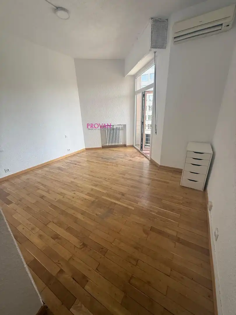 Schlafzimmer von Wohnung zur Miete in Madrid mit Klimaanlage, Heizung und Parkett