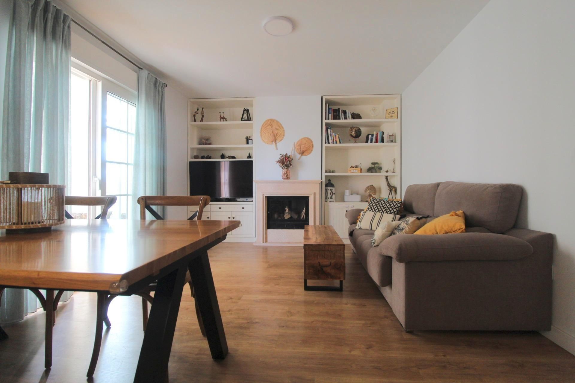 Living room of Apartment for sale in Torrevieja  with Air Conditioner, Parquet flooring and Terrace