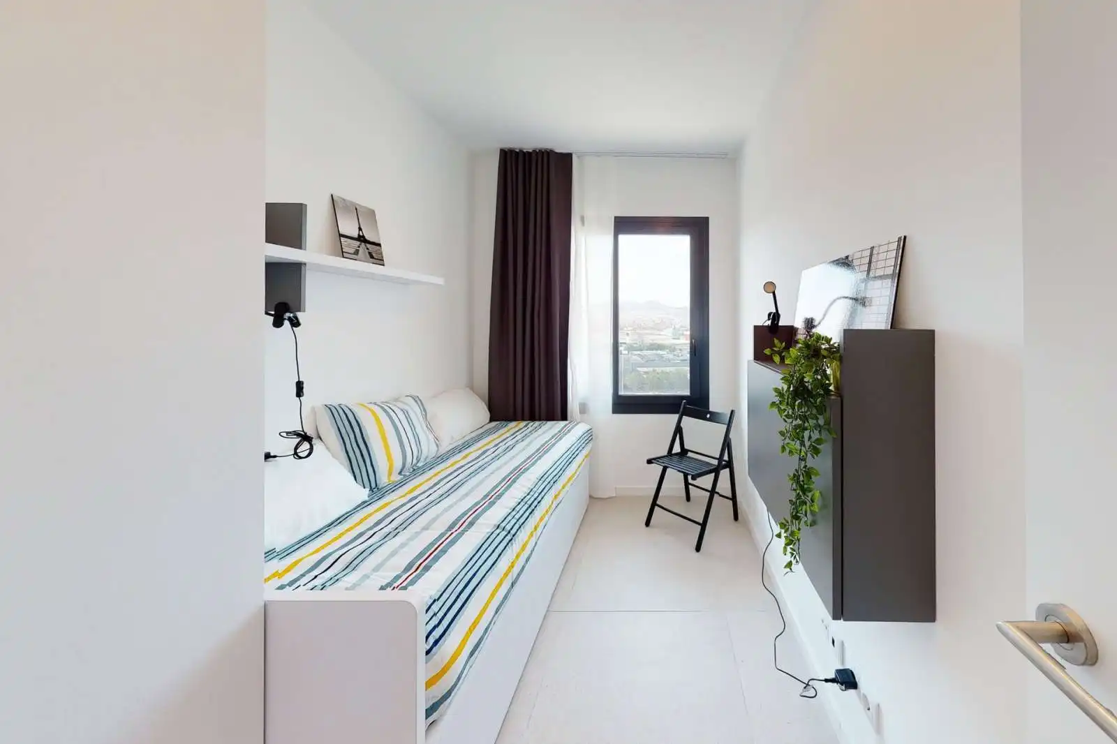 Room in La Verneda i la Pau