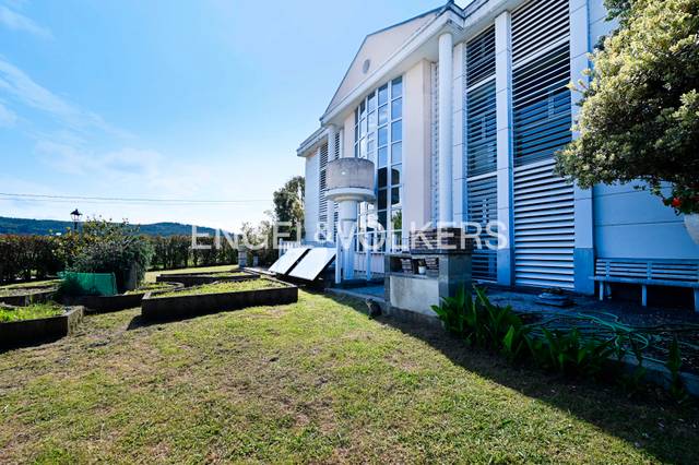 Casa-chalet en Venta en Escobedo