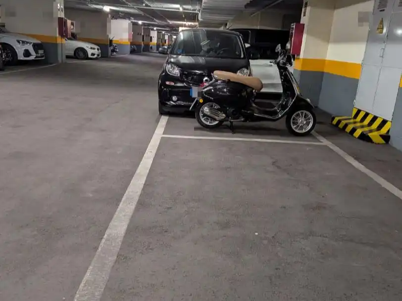 Parking of Garage for rent in Madrid