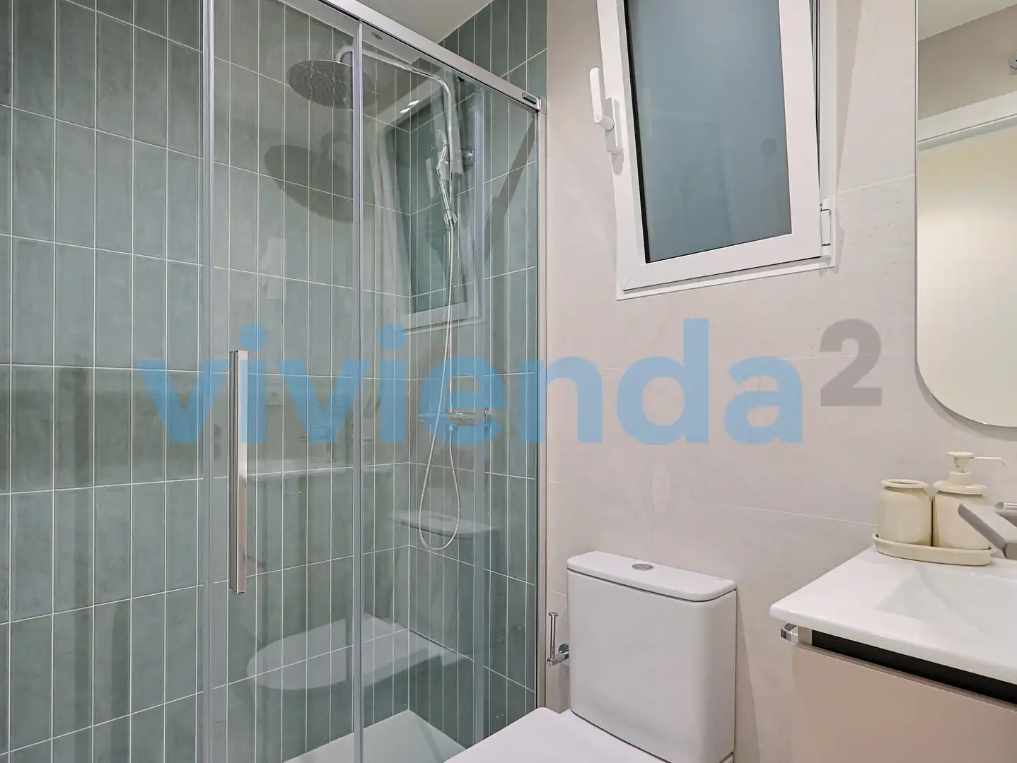 Badezimmer von Wohnung zur Miete in Madrid mit Klimaanlage und Balkon