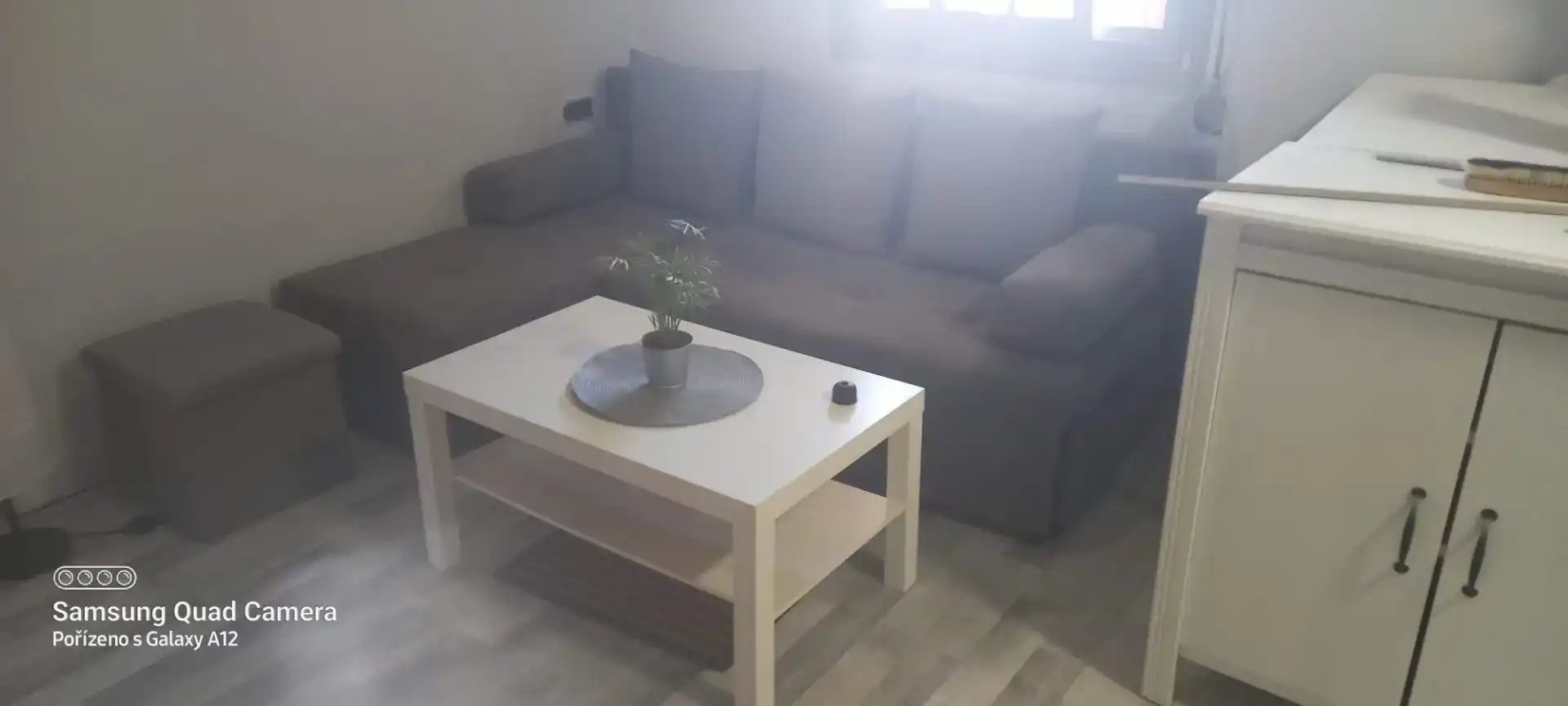 Sala d'estar de Casa adosada en venda en Escatrón amb Aire condicionat, Jardí privat i Moblat