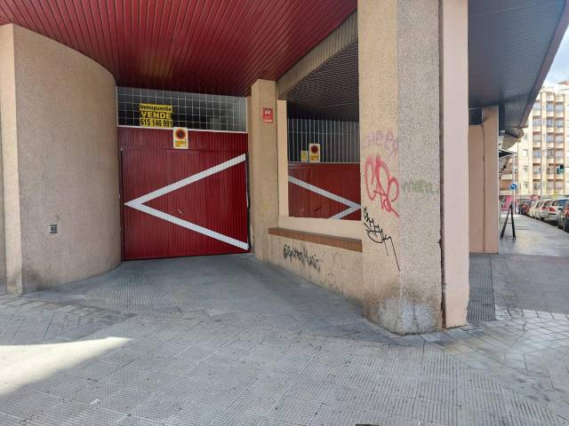 Garaje en Venta en Arabial, 125 en Rosaleda - Juventud