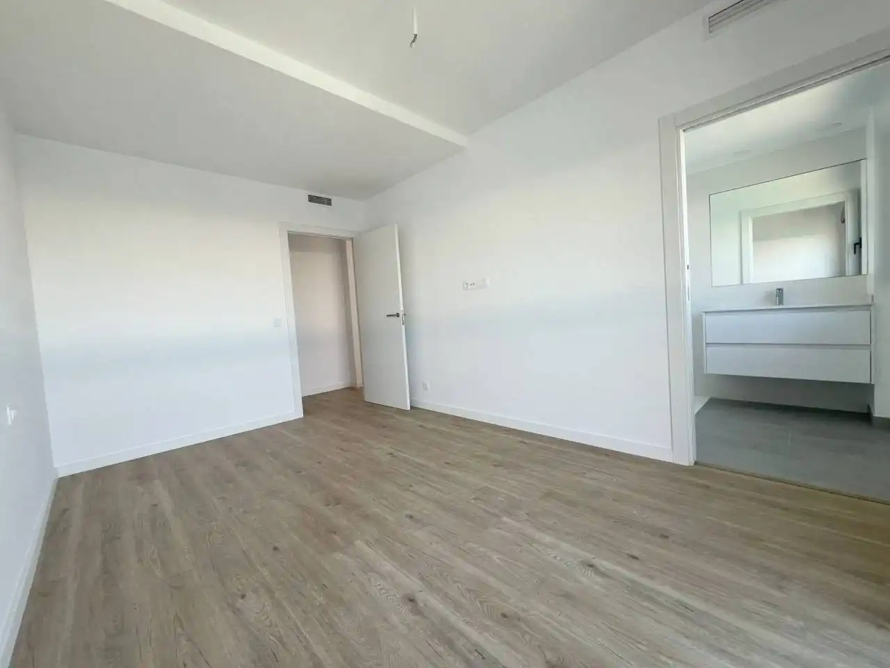 Habitación de Apartamento en venta en Cubelles con Aire acondicionado, Calefacción y Parquet