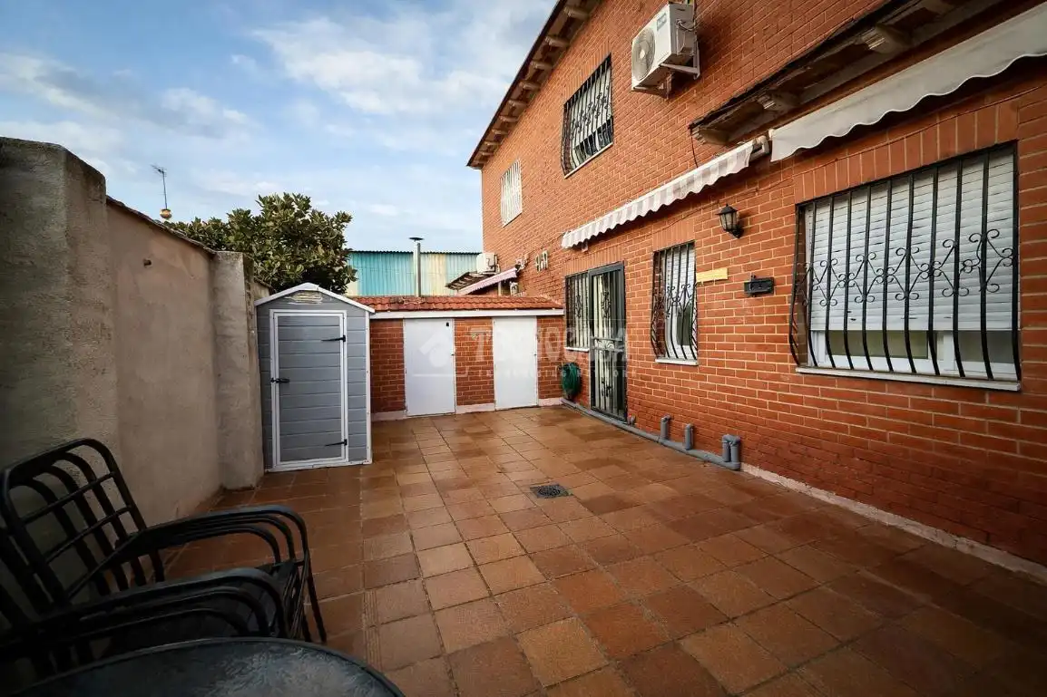Casa adosada en venda a Pantoja