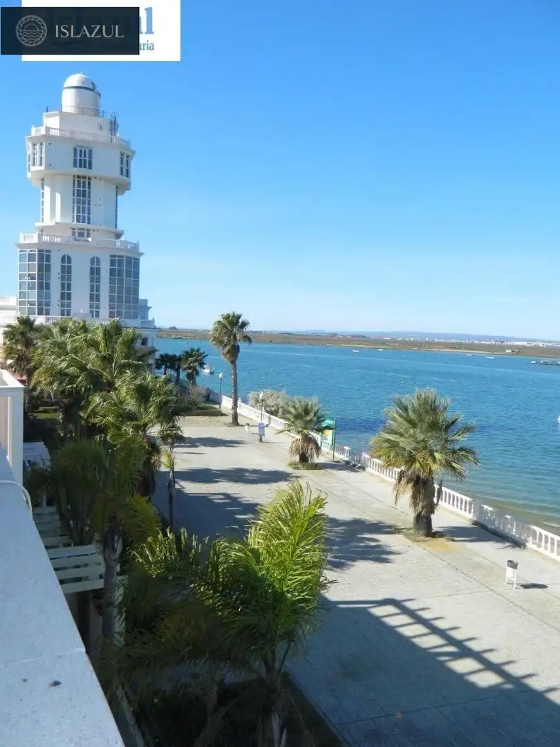 Casa adosada en venda en Isla Cristina amb Terrassa, Traster i Moblat