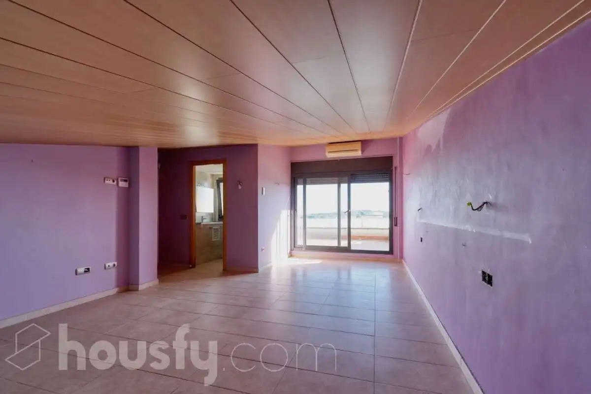 Maisonette zum Verkauf in Roda de Berà mit Klimaanlage, Terrasse und Abstellraum