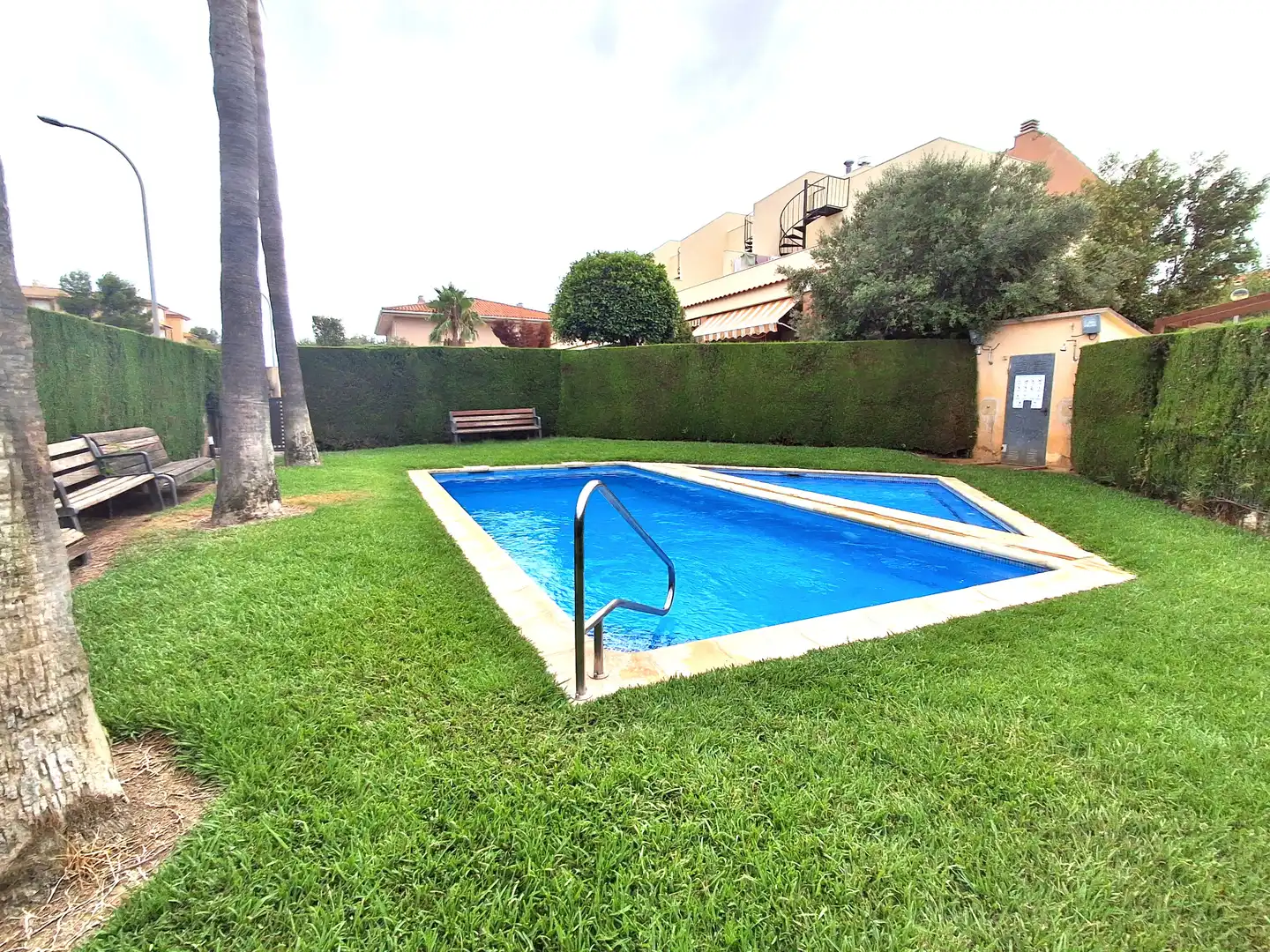 Piscina de Casa adosada en venda en Mont-roig del Camp amb Aire condicionat, Jardí privat i Terrassa