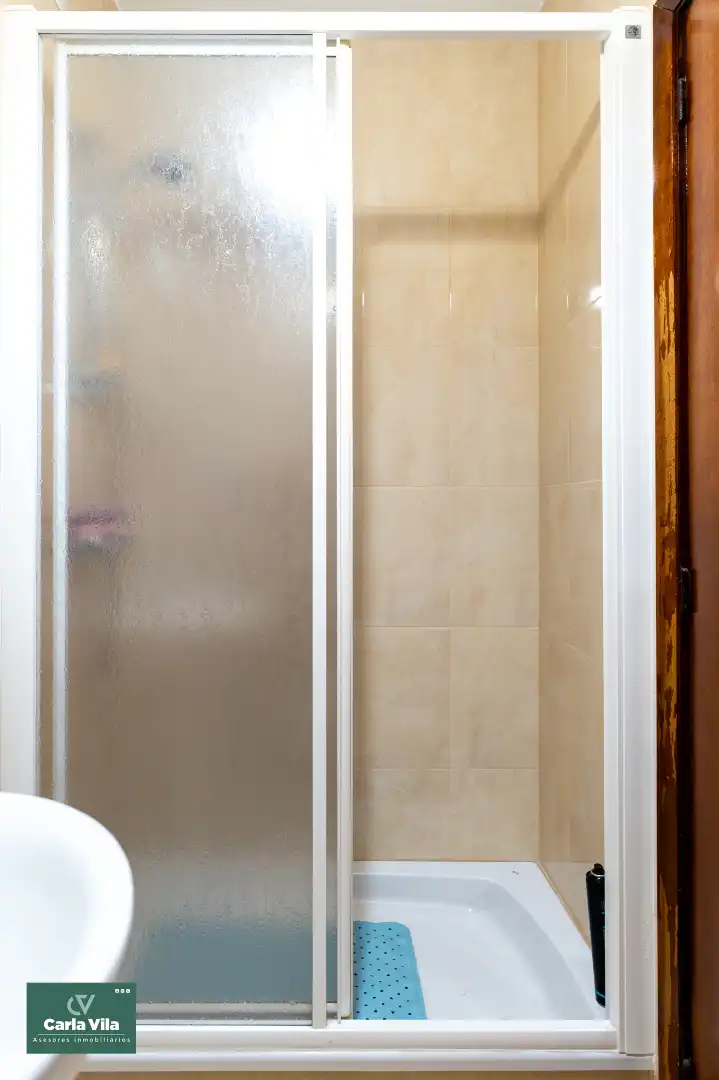 Baño de Piso en venta en Lugo con Calefacción, Parquet y Terraza