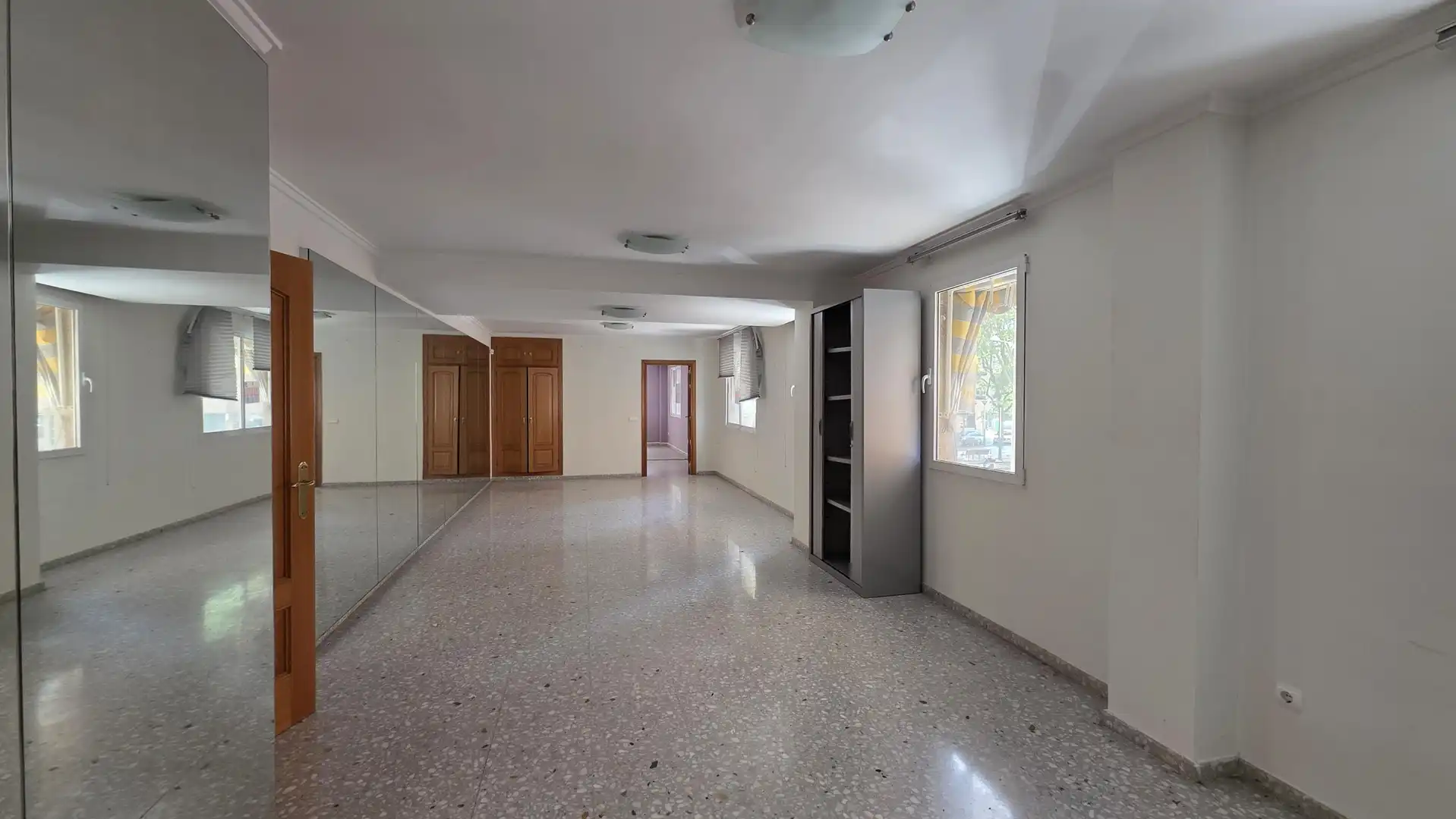 Piso en venta en Oliva con Terraza