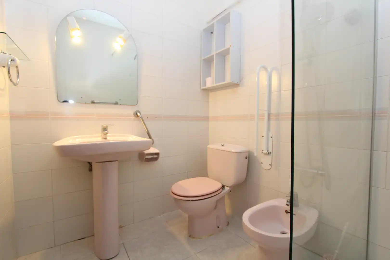 Badezimmer von Wohnungen zum Verkauf in Mont-roig del Camp mit Klimaanlage und Terrasse
