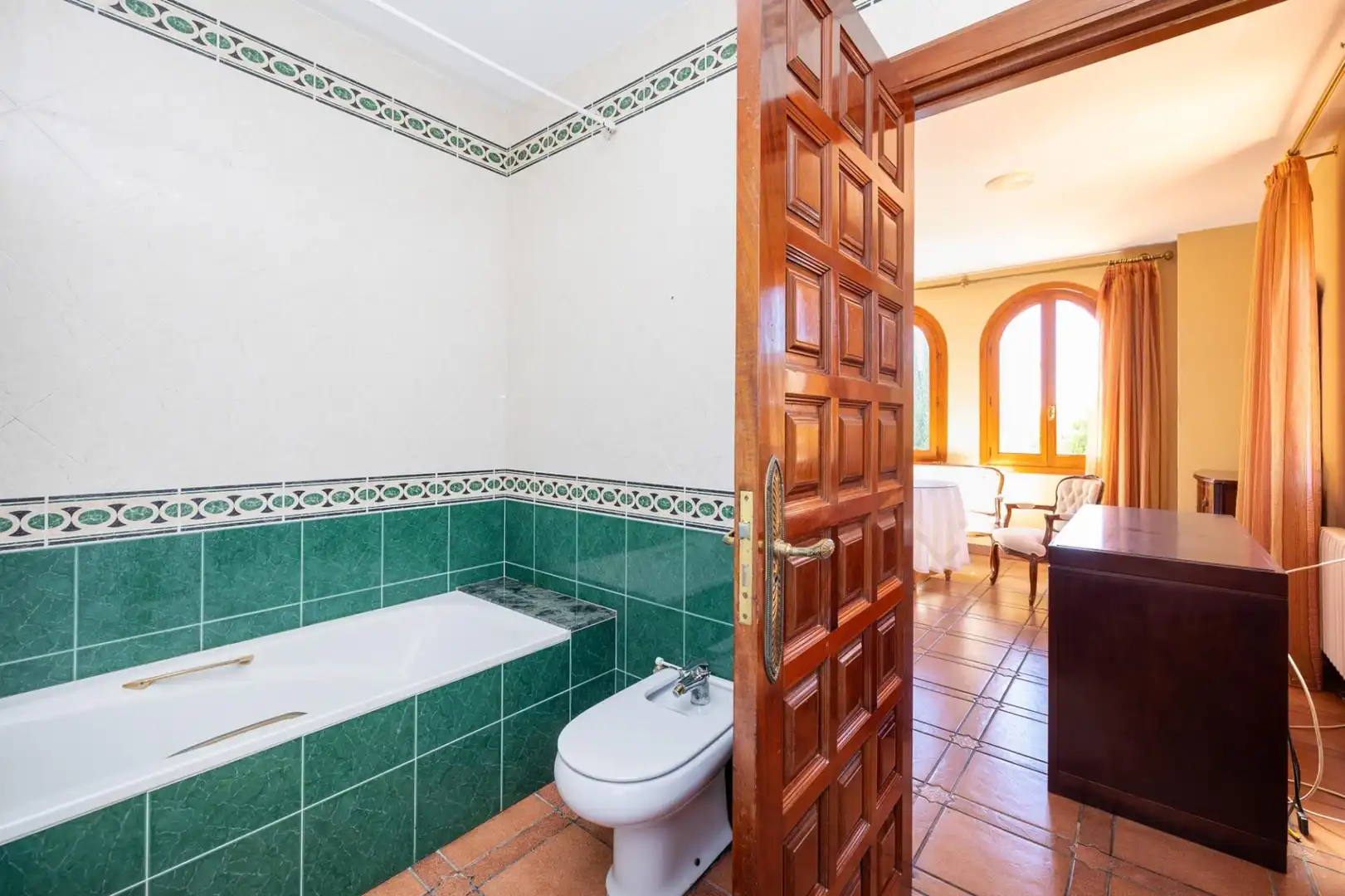 Bany de Casa o xalet en venda en Baza amb Aire condicionat, Calefacció i Jardí privat