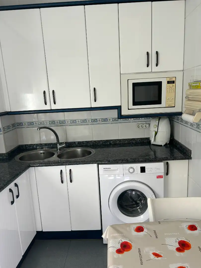 Cuina de Pis en venda en Burgos amb Calefacció, Parquet i Moblat