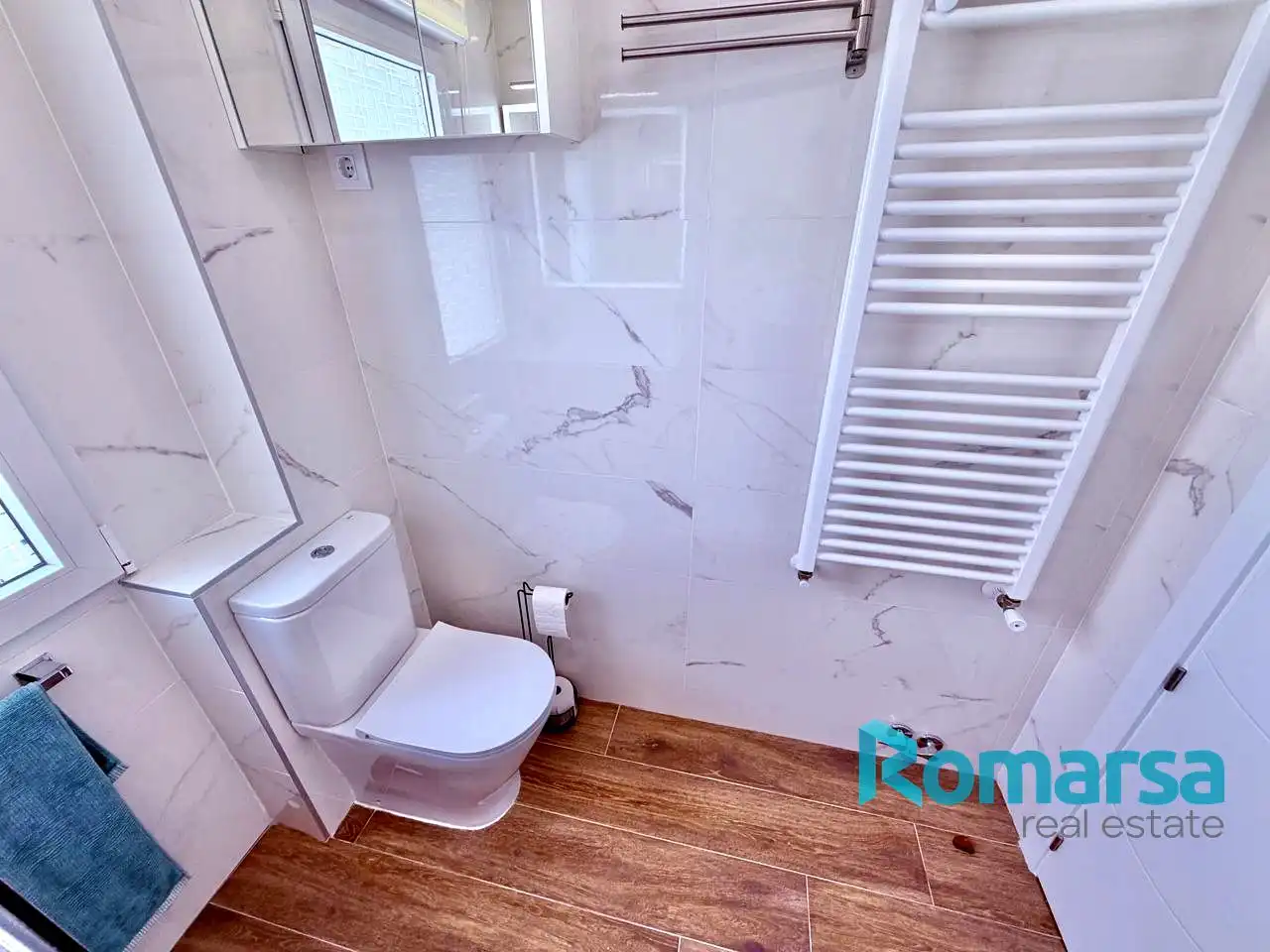 Bathroom of Flat for sale in Ávila  with Heating, Terrace and Furnished