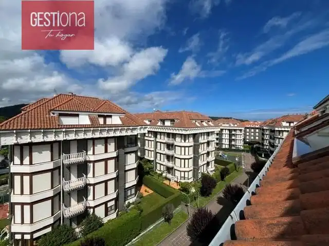 Vista exterior de Ático en venta en Noja con Terraza, Amueblado y Balcón