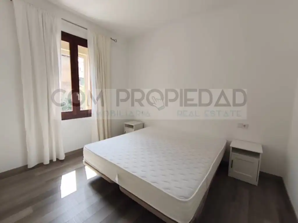 Dormitori de Pis de lloguer en  Palma de Mallorca amb Aire condicionat, Terrassa i Forn